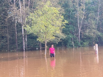 A voda byla přes noc již všude a ze všech stran.